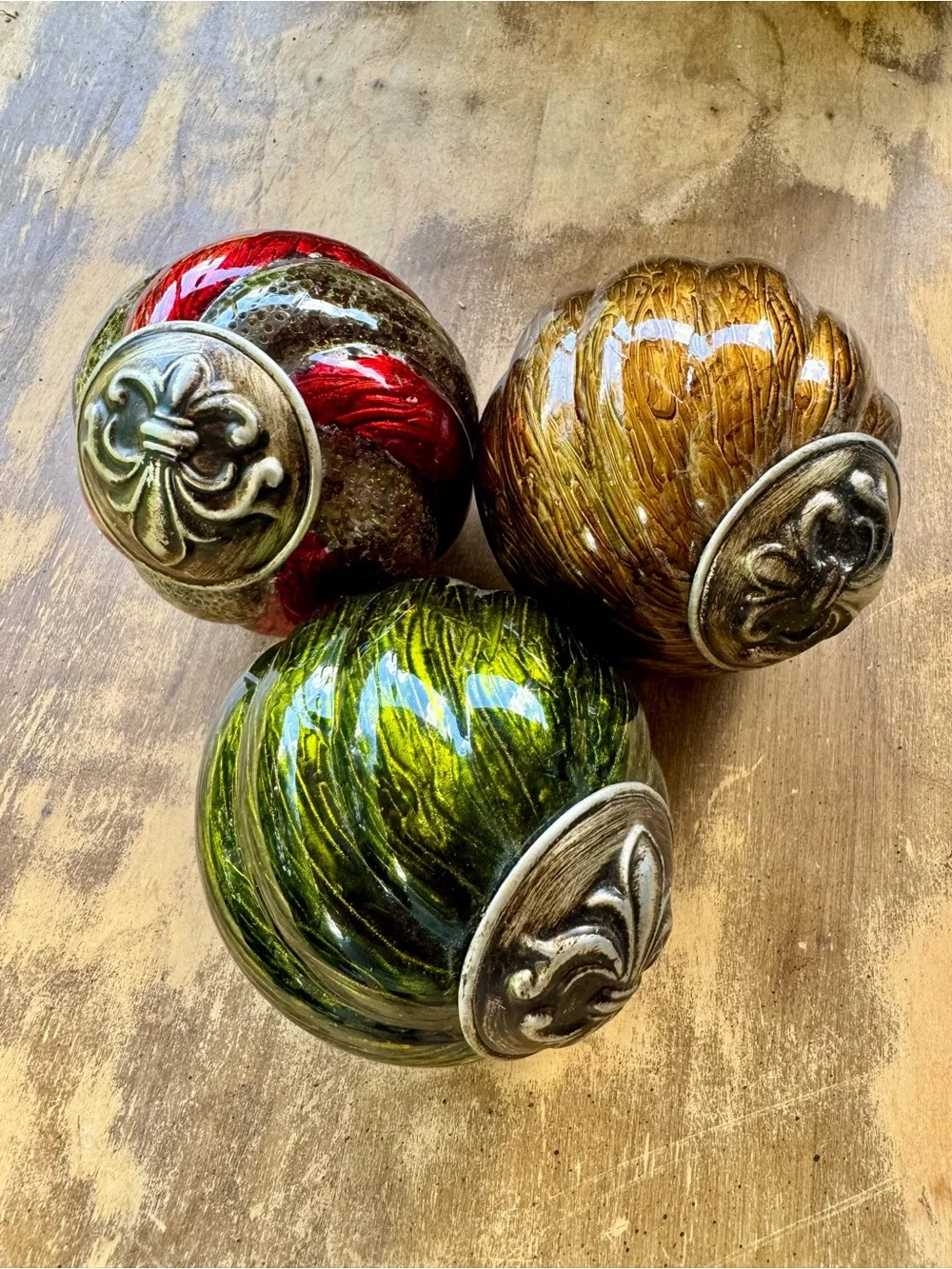 Elegant Glass Vintage Bowl Fillers - Green, Red & Gold